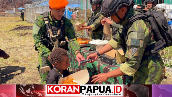 Satgas Pasgat Agandugume Berbagi Makanan Bergizi, Pererat Hubungan dengan Warga