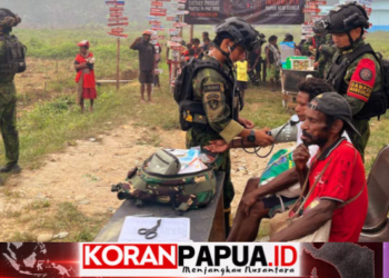 Sambut HUT ke-79 Korpasgat, Satgas Pasgat Manggellum Berbagi Makanan dan Layani Kesehatan Warga